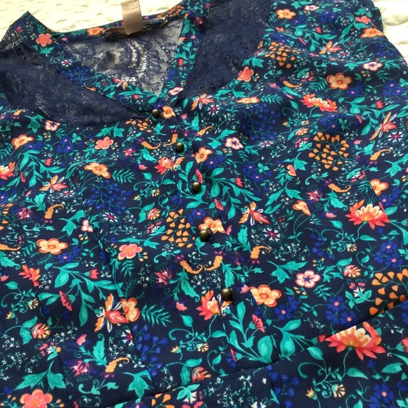 NWT Floral lace romper- free with purchase - Picture 2 of 8